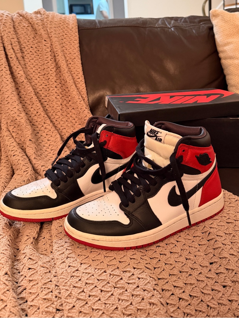 Nike Air Jordan 1 High OG “Satin Red”